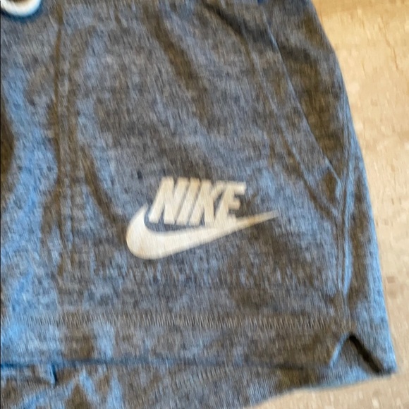 Women’s Nike Gym Shorts XS - Picture 3 of 7